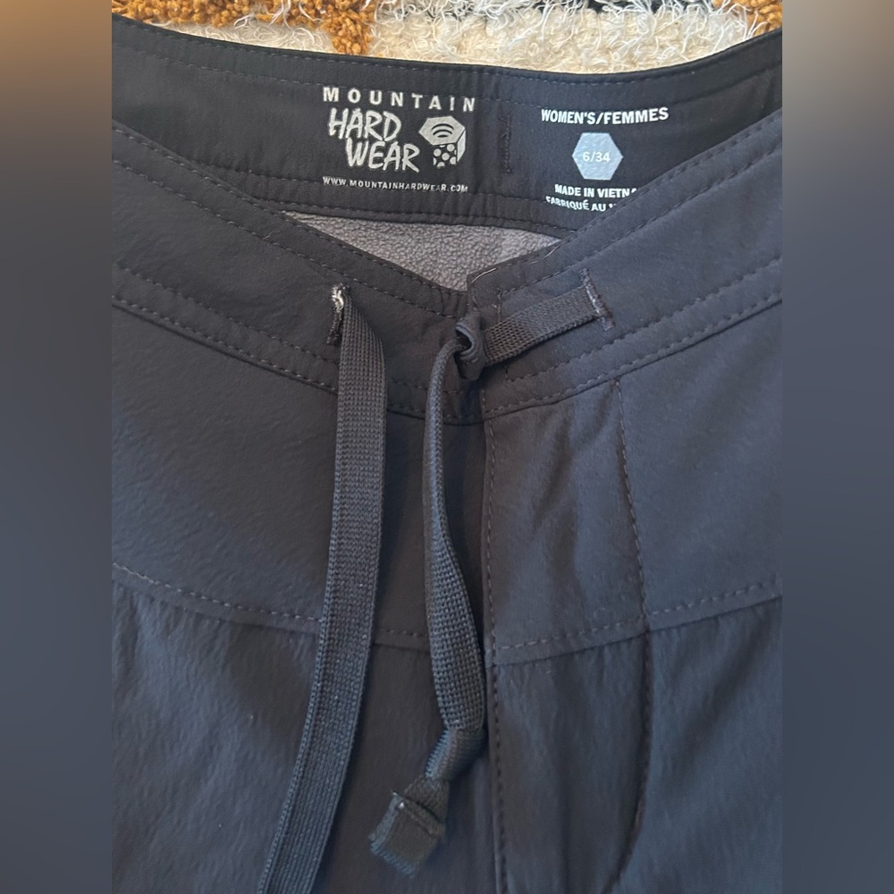 Women’s Mountain Hardwear Fleece-lined Black Pants (Long size 34” inseam)